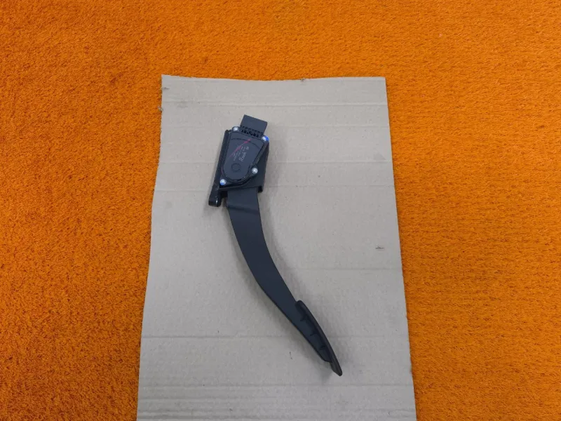 Педаль газа