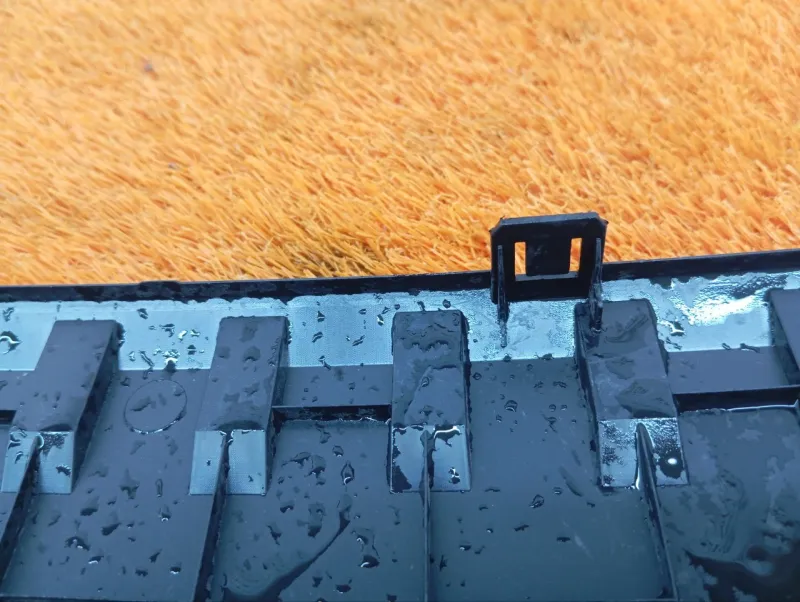 Крышка короба аккумулятора