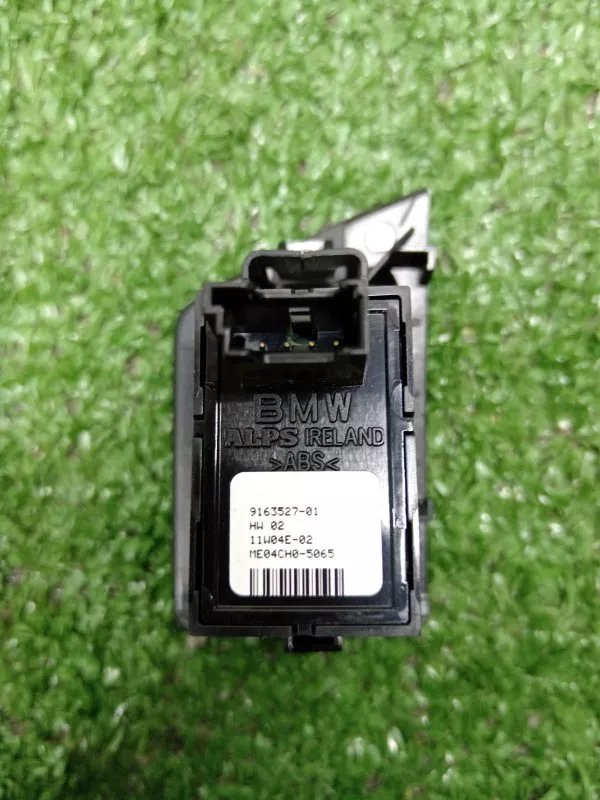 Кнопка стеклоподъемника