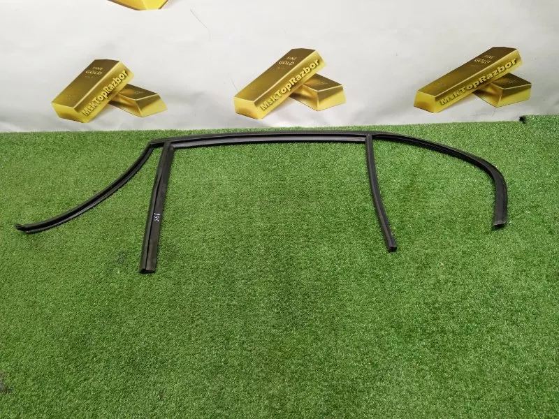 Уплотнитель стекла двери