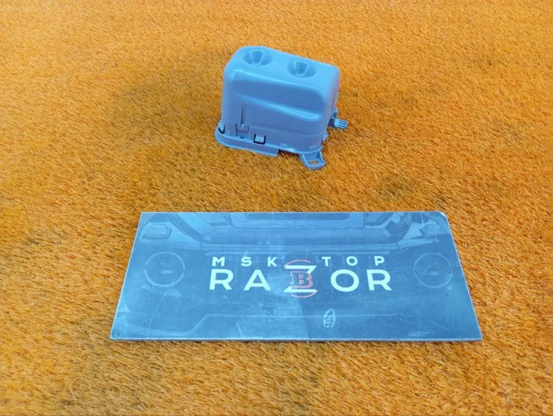 Кронштейн блока предохранителей (Крепление)