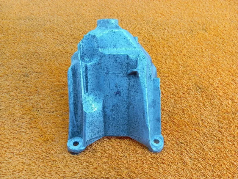 Кронштейн двигателя