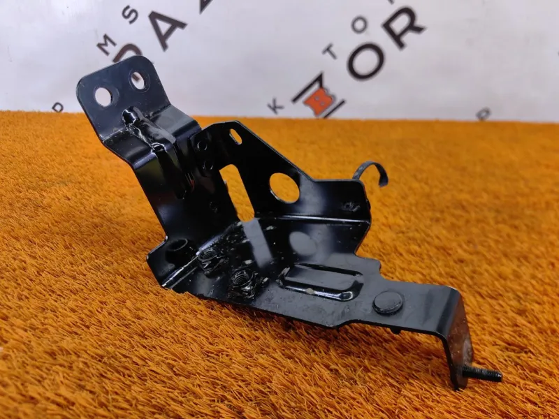 Кронштейн АКБ