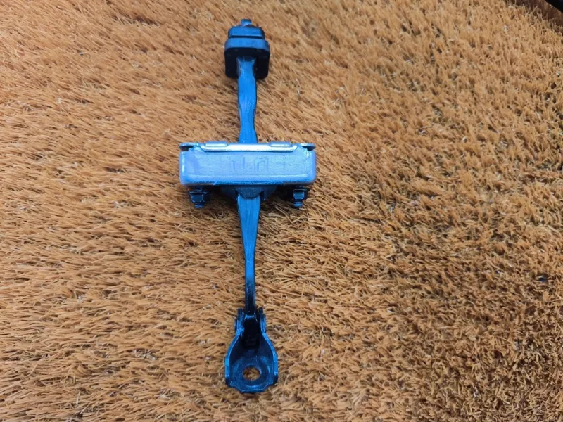 Ограничитель двери