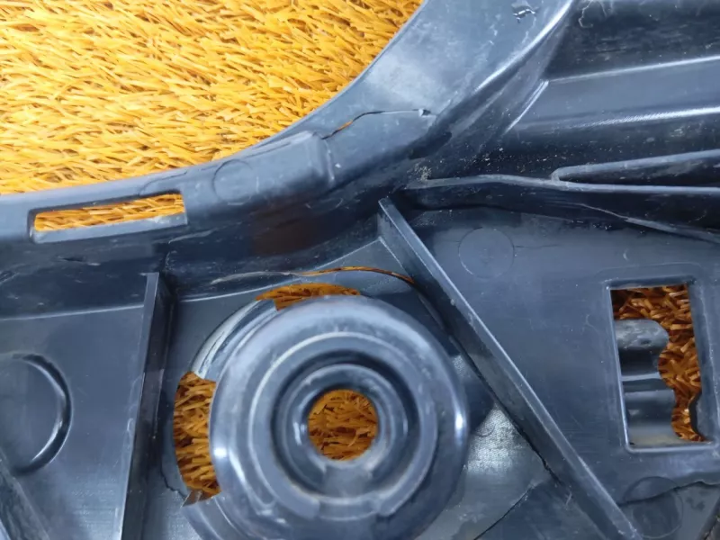 Крепление бампера