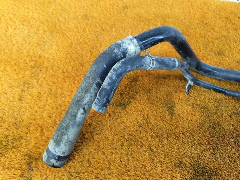 Горловина топливного бака