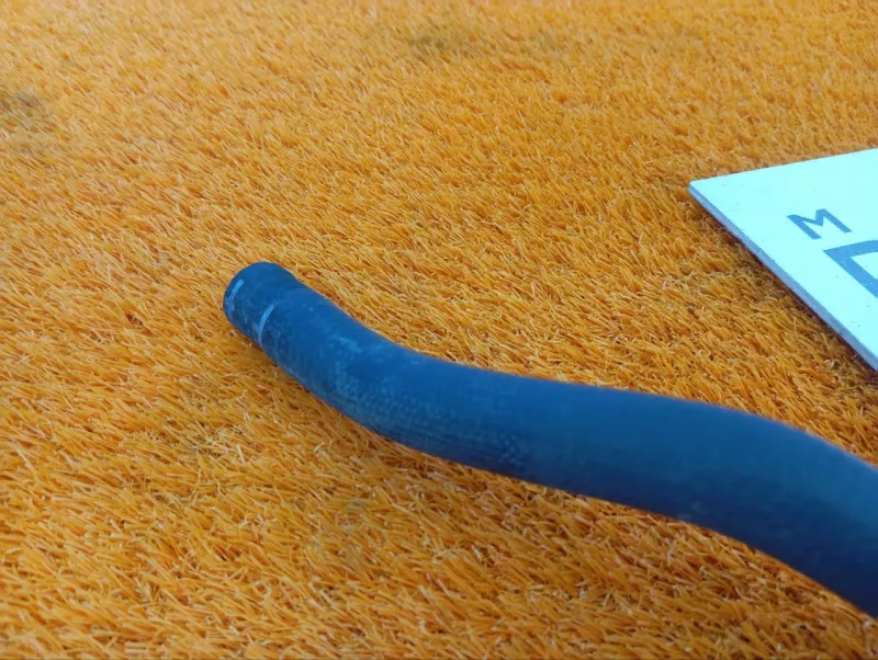 Патрубок системы охлаждения