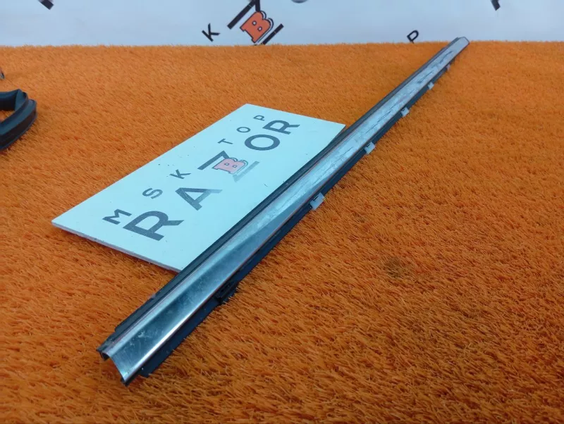 Молдинг стекла