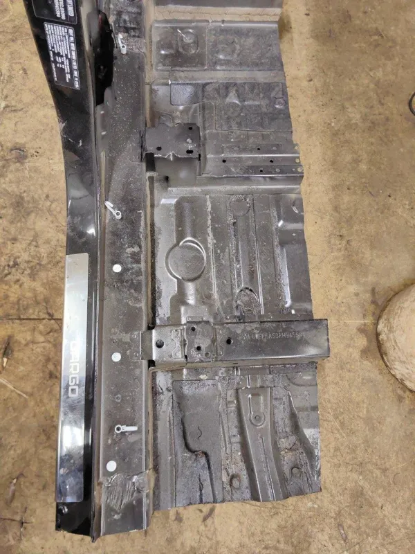 Порог с центральной стойкой