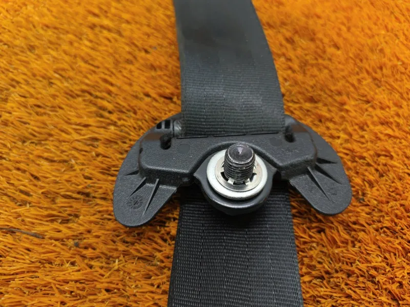 Ремень безопасности