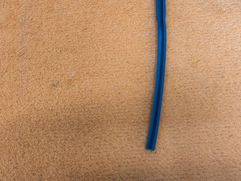 Уплотнитель стекла двери