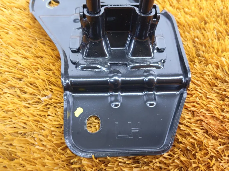 Замок спинки сиденья