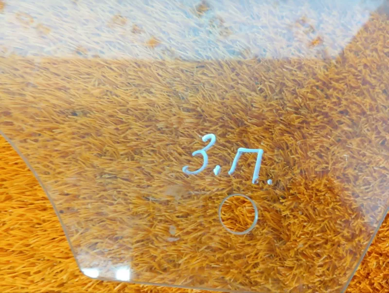 Стекло двери