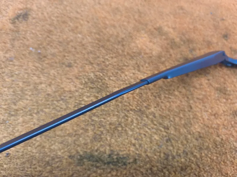 поводок стеклоочистителя