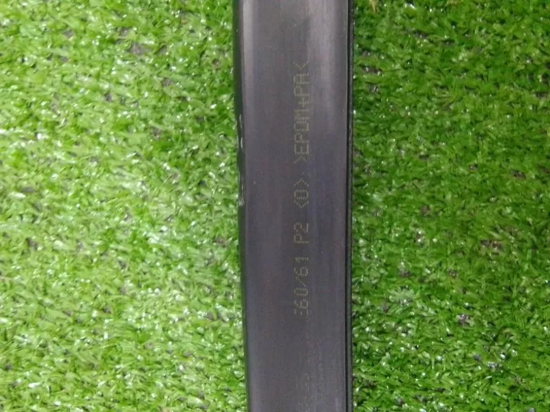 Уплотнитель стекла двери