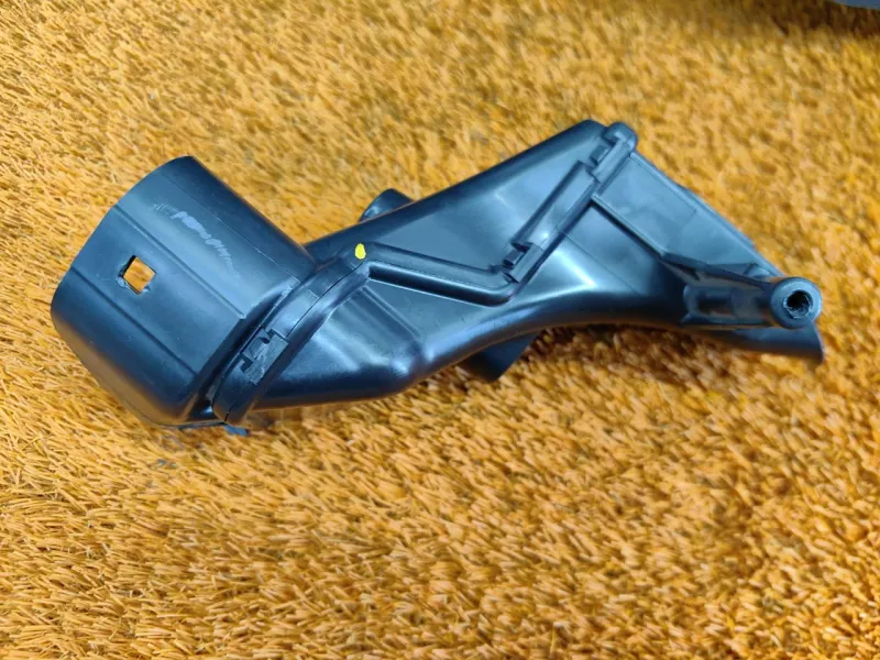 Воздуховод отопителя