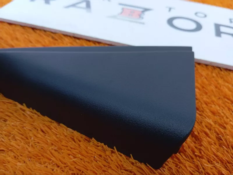 Уголок двери