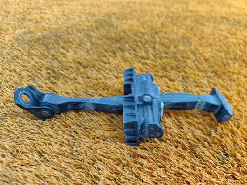 Ограничитель двери