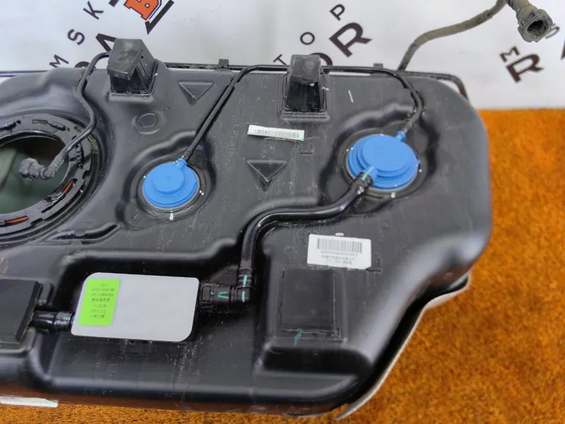 Бак топливный