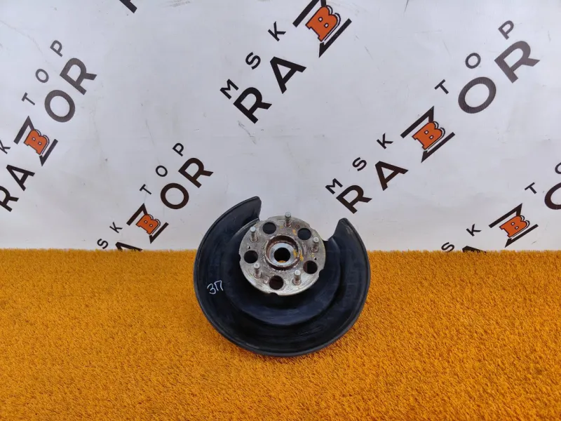 Кулак поворотный