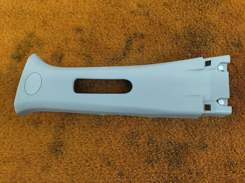 Обшивка центральной стойки