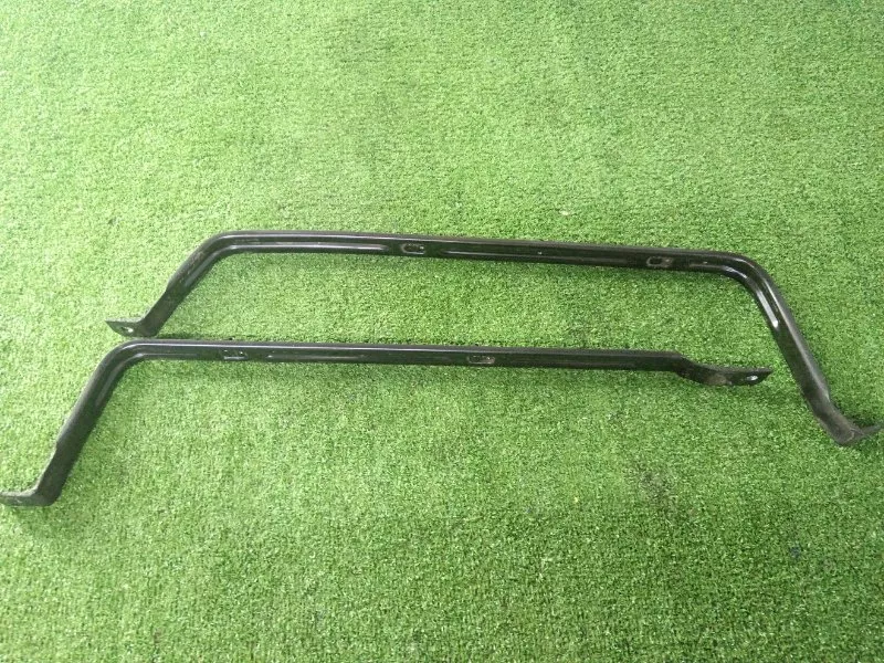 Крепление топливного бака