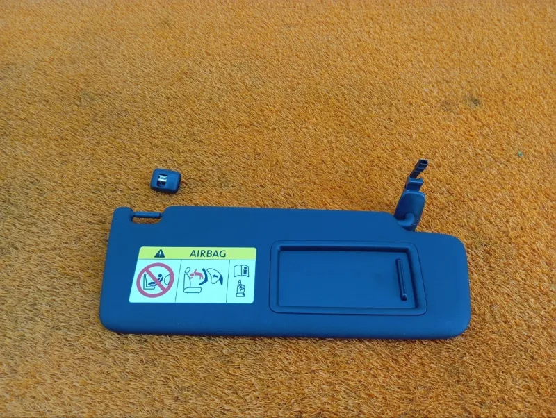 Козырек солнцезащитный