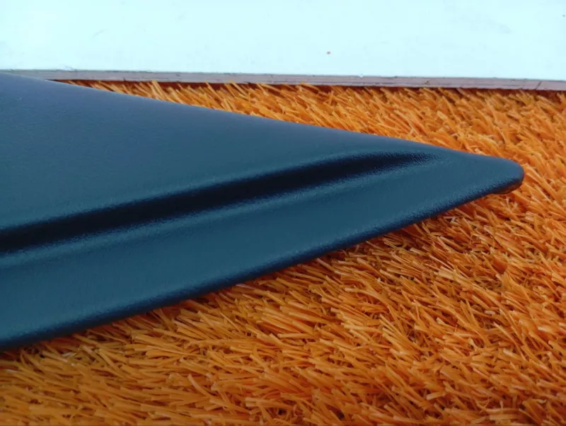 Уголок двери