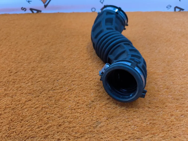 Патрубок воздушного фильтра