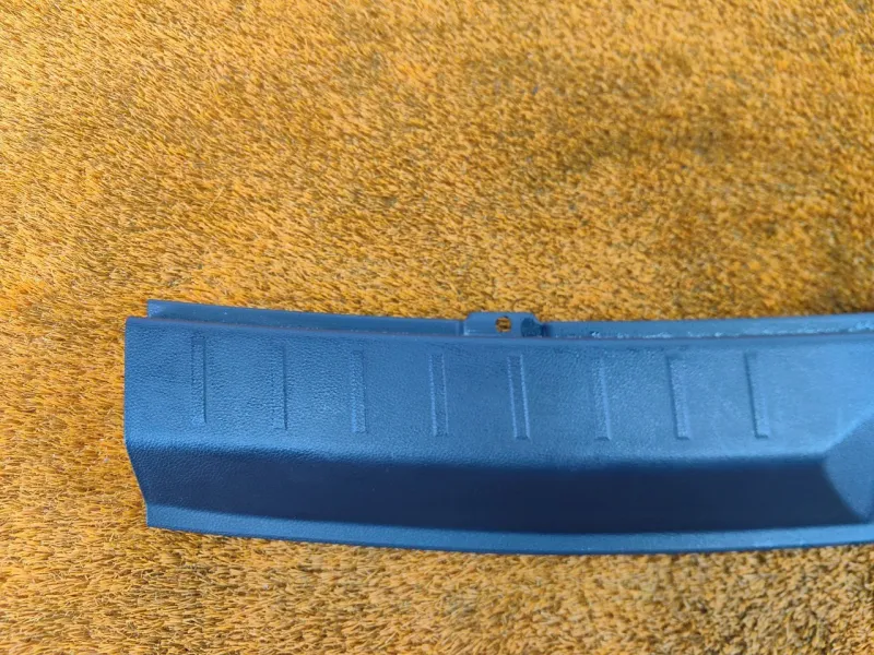 Накладка замка багажника