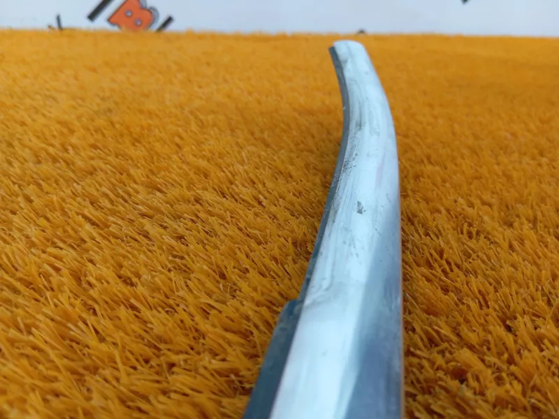 Уплотнитель стекла двери