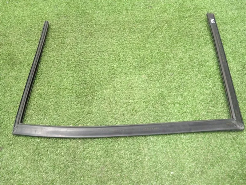 Уплотнитель стекла двери