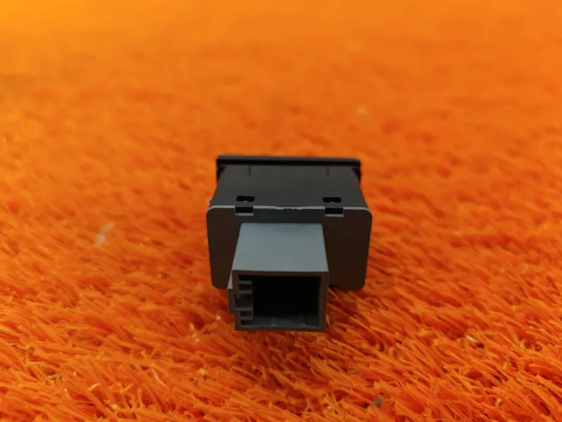 Кнопка обогрева сидений