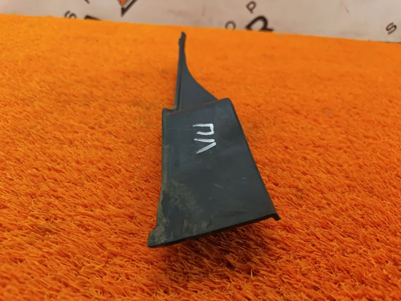 Накладка петли капота