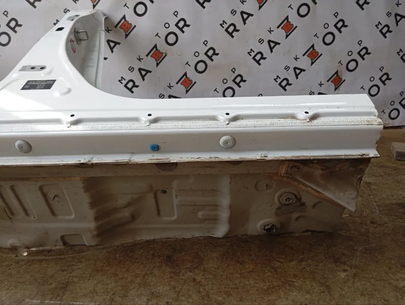 Порог с центральной стойкой