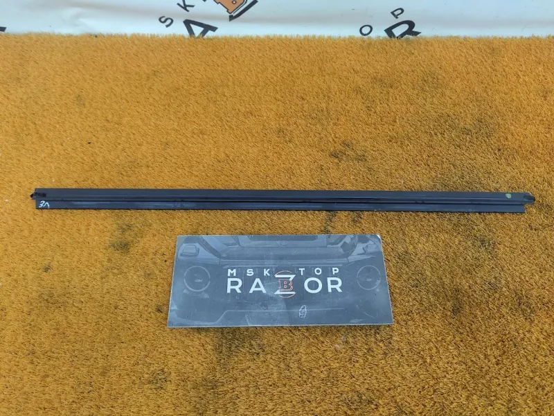 Уплотнитель стекла двери