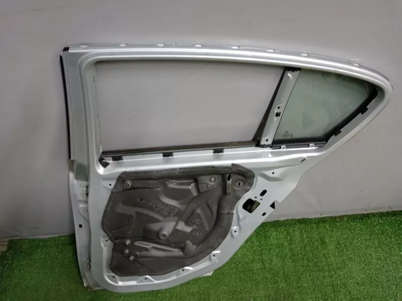 Дверь BMW 1-Series 2008 41527191018 E87, задняя правая