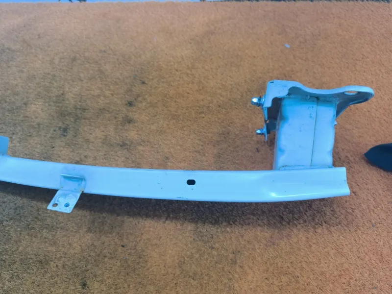 Усилитель бампера