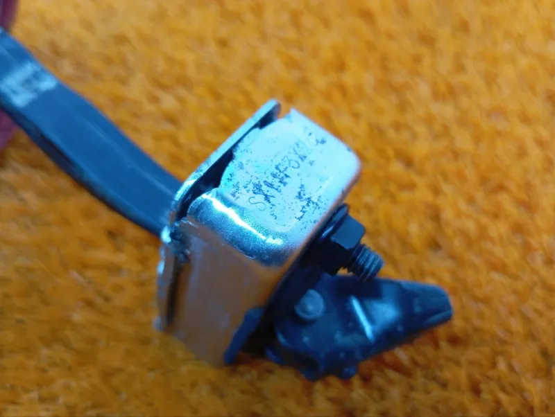 Ограничитель двери