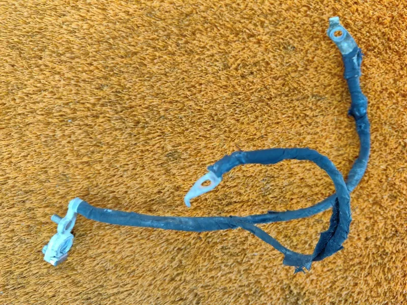 Клемма аккумулятора