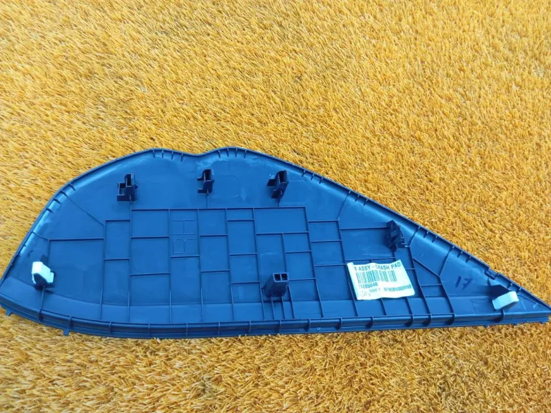 Накладка на торпедо