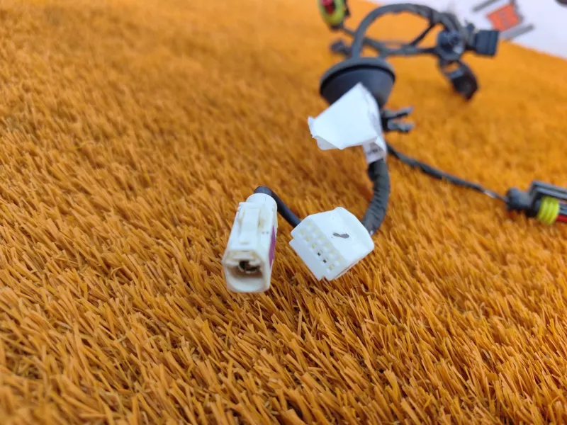 Электропроводка крышки багажника