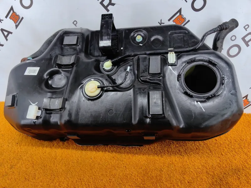 Бак топливный