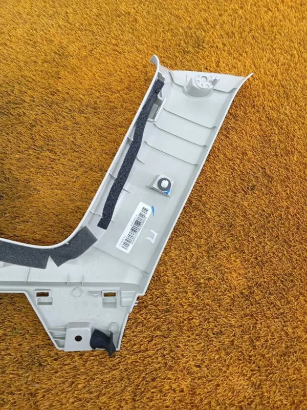 Накладка на стойку кузова