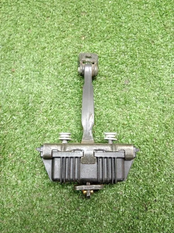 Ограничитель двери