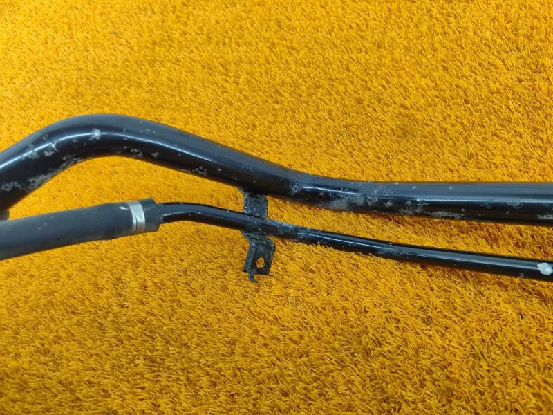 Горловина топливного бака