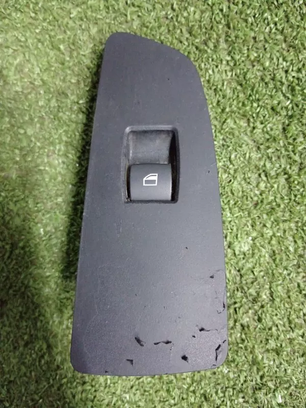 Кнопка стеклоподъемника