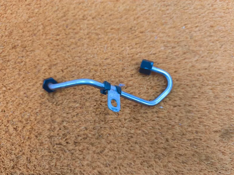 Трубка топливная