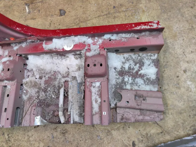 Порог с центральной стойкой