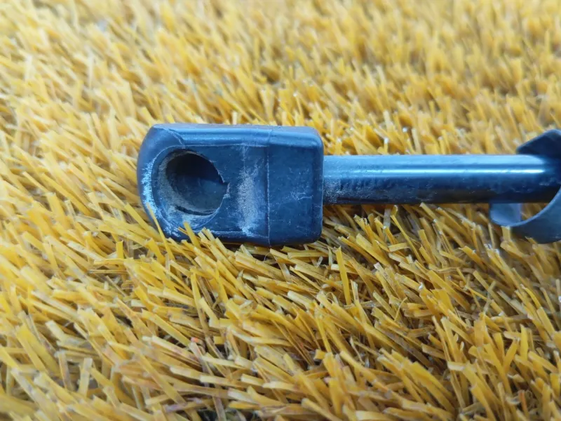 Амортизатор багажника